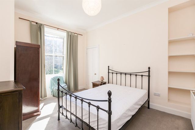  Image of 2 bedroom Flat to rent in Dundee Terrace Edinburgh EH11 at Dalry Edinburgh Edinburgh, EH11 1DW