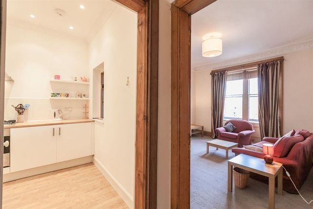  Image of 2 bedroom Flat to rent in Dundee Terrace Edinburgh EH11 at Dalry Edinburgh Edinburgh, EH11 1DW
