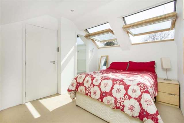  Image of 2 bedroom Maisonette for sale in Durban Road London SE27 at West Norwood, SE27 9RW