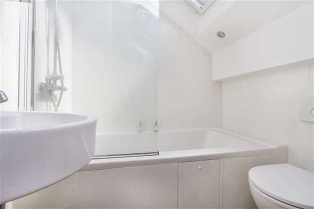  Image of 2 bedroom Maisonette for sale in Durban Road London SE27 at West Norwood, SE27 9RW
