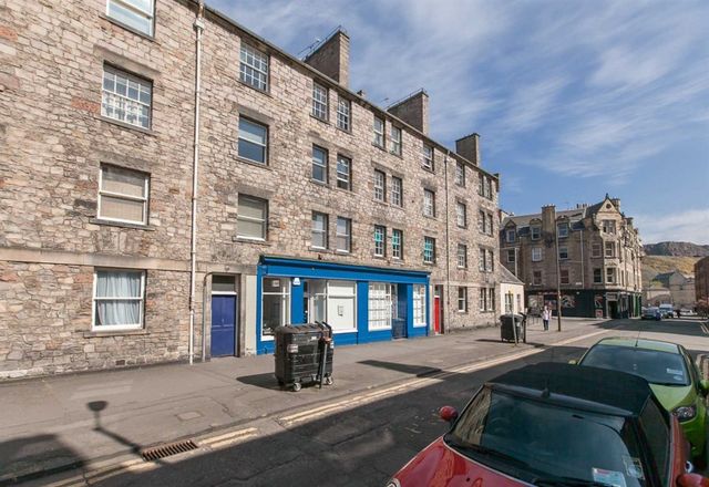  Image of 1 bedroom Flat to rent in East Crosscauseway Edinburgh EH8 at Newington Edinburgh Edinburgh, EH8 9HD