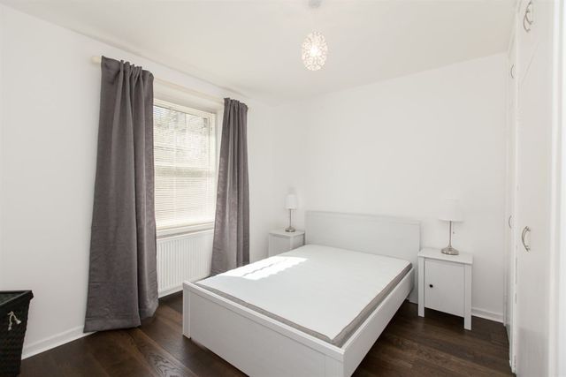  Image of 1 bedroom Flat to rent in East Crosscauseway Edinburgh EH8 at Newington Edinburgh Edinburgh, EH8 9HD
