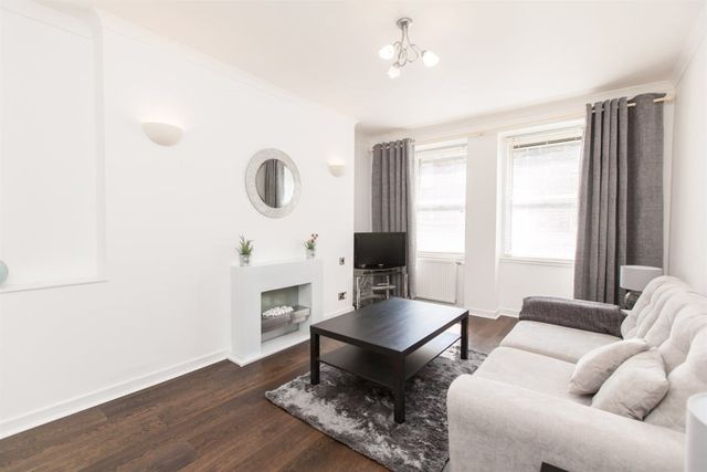  Image of 1 bedroom Flat to rent in East Crosscauseway Edinburgh EH8 at Newington Edinburgh Edinburgh, EH8 9HD