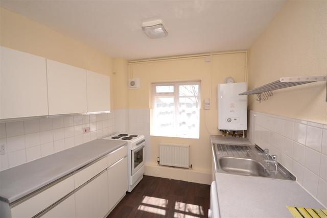  Image of 2 bedroom Property to rent in East End Road London N2 at East Finchley, N2 0RZ