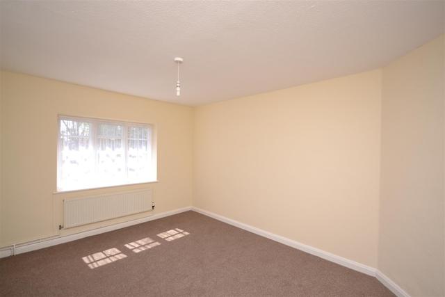  Image of 2 bedroom Property to rent in East End Road London N2 at East Finchley, N2 0RZ