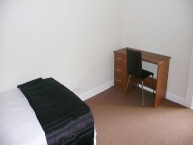  Image of 3 bedroom Flat to rent in Easter Road Edinburgh EH6 at Leith Edinburgh Edinburgh, EH6 8HU