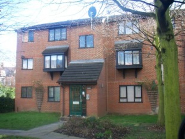 Image of Flat to rent in Eastern Road London N22 at Eastern Road Wood Green London, N22 7AS