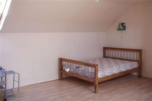  Image of 2 bedroom Flat to rent in Ecclesall Road Sheffield S11 at Sheffield, S11 8PR