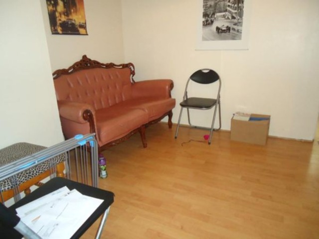  Image of 3 bedroom Maisonette to rent in Eden Grove London N7 at Eden Grove  Holloway, N7 8EH