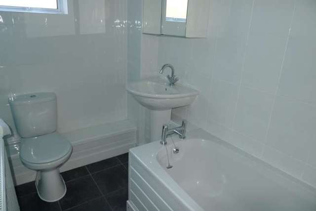  Image of 2 bedroom Flat to rent in Edlogan Way Croesyceiliog Cwmbran NP44 at Cwmbran, NP44 2QB
