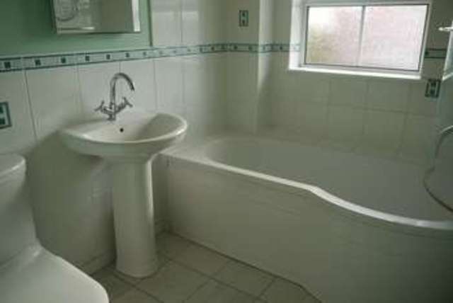  Image of 1 bedroom Terraced house for sale in Edward Close Aylesbury HP21 at Edward Close  Aylesbury, HP21 9YQ