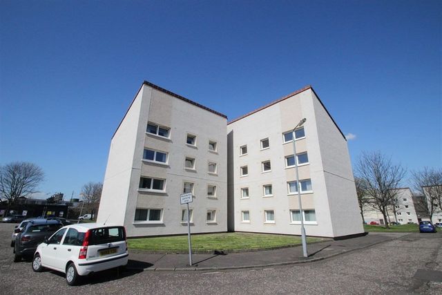 Image of 3 bedroom Flat to rent in Eglinton Court Glasgow G5 at Eglinton Toll Glasgow Glasgow, G5 9NE