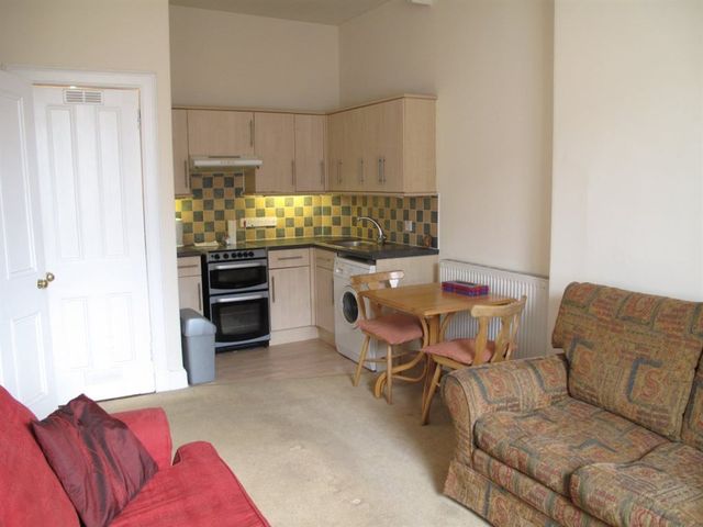 Image of 1 bedroom Flat to rent in Elgin Terrace Edinburgh EH7 at Easter Road Edinburgh Edinburgh, EH7 5PB