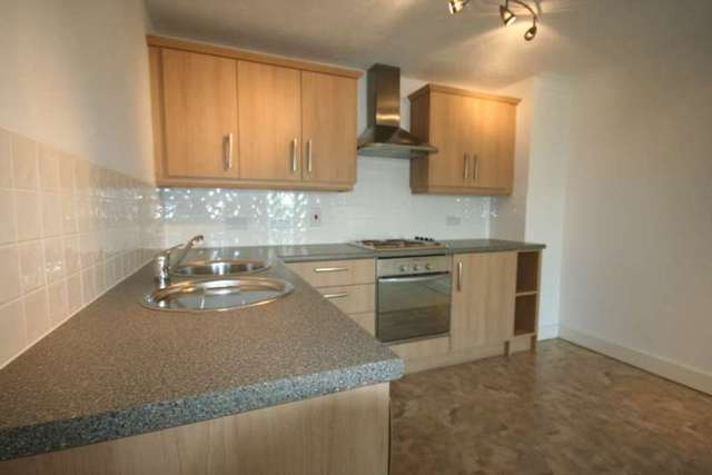  Image of 2 bedroom Apartment to rent in Elphins Drive Warrington WA4 at Elphins Drive, Wilderspool Park Warrington, WA4 6DU