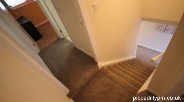  Image of 3 bedroom Apartment to rent in Empress Street Old Trafford Manchester M16 at Empress Street Old Trafford Manchester, M16 9EN