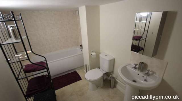  Image of 3 bedroom Apartment to rent in Empress Street Old Trafford Manchester M16 at Empress Street Old Trafford Manchester, M16 9EN