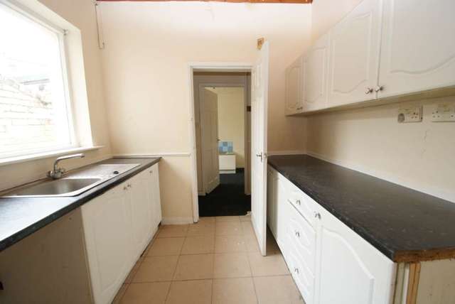  Image of 2 bedroom Terraced house to rent in Enfield Street Middlesbrough TS1 at Enfield Street Town Middlesbrough, TS1 4EH