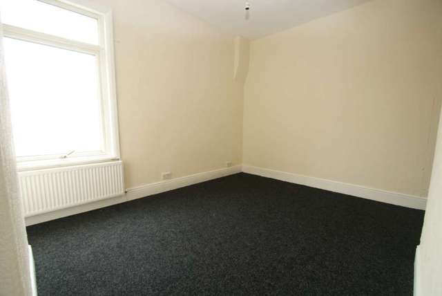  Image of 2 bedroom Terraced house to rent in Enfield Street Middlesbrough TS1 at Enfield Street Town Middlesbrough, TS1 4EH