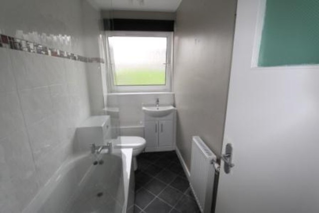  Image of 2 bedroom Flat to rent in Eriboll Street Glasgow G22 at Lambhill Glasgow Glasgow, G22 6PB