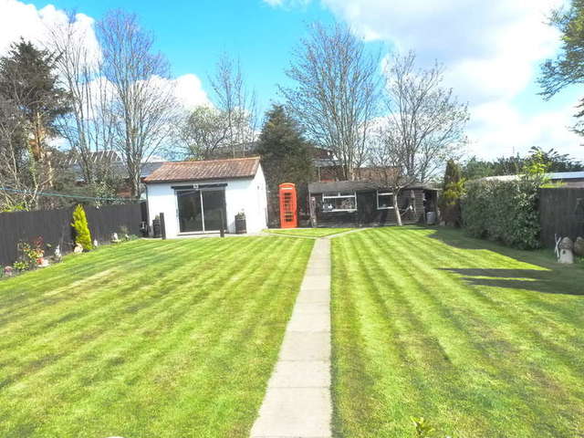  Image of 4 bedroom Semi-Detached house for sale in Farnborough Avenue Selsdon South Croydon CR2 at SOUTH CROYDON Surrey, CR2 8HE