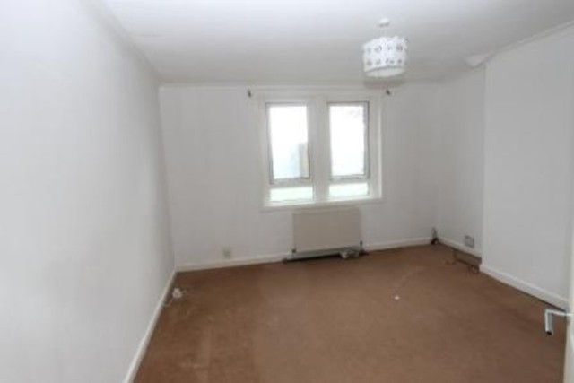  Image of 3 bedroom Flat to rent in Fisher Avenue Kilsyth Glasgow G65 at Kilsyth North Lanarkshire North Lanarkshire, G65 0LT