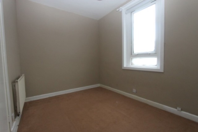  Image of 3 bedroom Flat to rent in Fisher Avenue Kilsyth Glasgow G65 at Kilsyth North Lanarkshire North Lanarkshire, G65 0LT