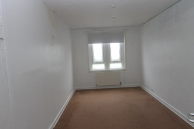 Image of 3 bedroom Flat to rent in Fisher Avenue Kilsyth Glasgow G65 at Kilsyth North Lanarkshire North Lanarkshire, G65 0LT