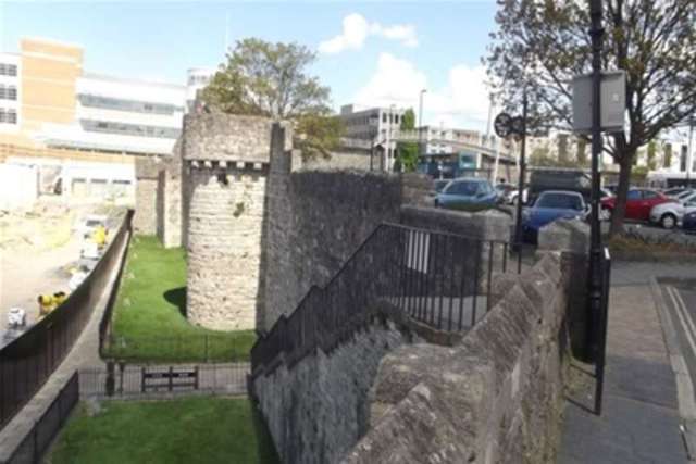  Image of 1 bedroom Flat to rent in Forest View Southampton SO14 at Southampton, SO14 2BZ