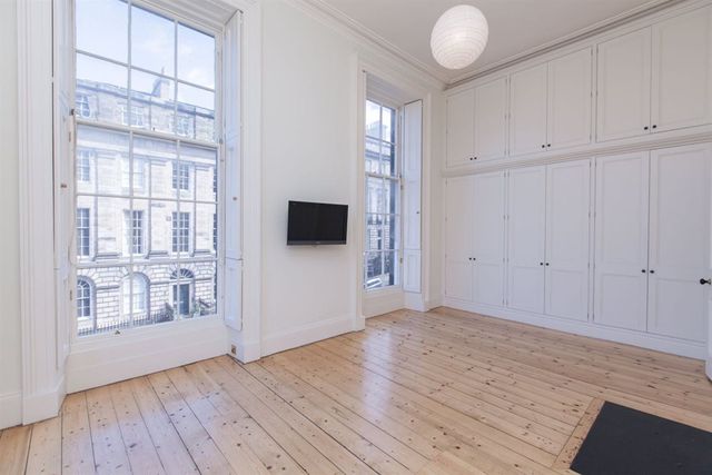  Image of 4 bedroom Flat to rent in Forres Street Edinburgh EH3 at New Town Edinburgh Edinburgh, EH3 6BJ