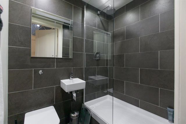  Image of 4 bedroom Flat to rent in Forres Street Edinburgh EH3 at New Town Edinburgh Edinburgh, EH3 6BJ
