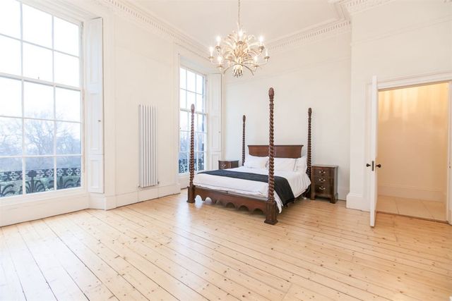 Image of 4 bedroom Flat to rent in Forres Street Edinburgh EH3 at New Town Edinburgh Edinburgh, EH3 6BJ