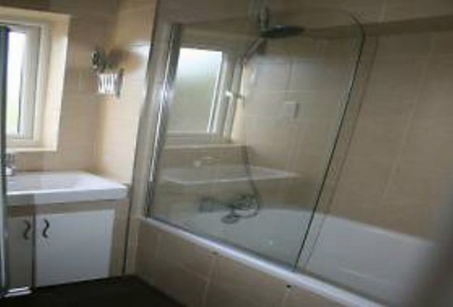  Image of 4 bedroom Maisonette to rent in Freemasons Road London E16 at FREEMASON ROAD  CANNING TOWN, E16 3NA