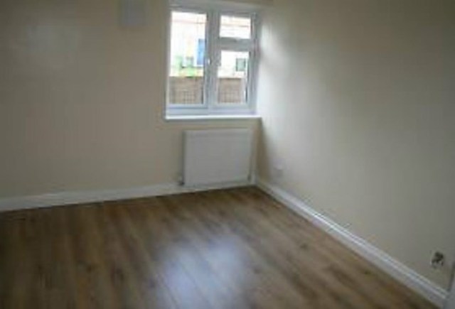  Image of 4 bedroom Maisonette to rent in Freemasons Road London E16 at FREEMASON ROAD  CANNING TOWN, E16 3NA