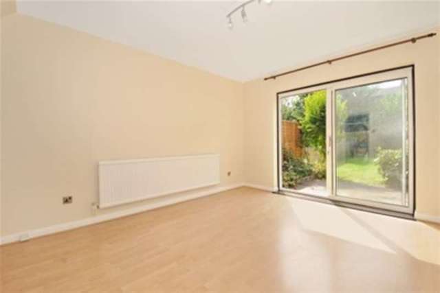  Image of 2 bedroom Detached house to rent in Frensham Bracknell RG12 at Bracknell, RG12 0TQ