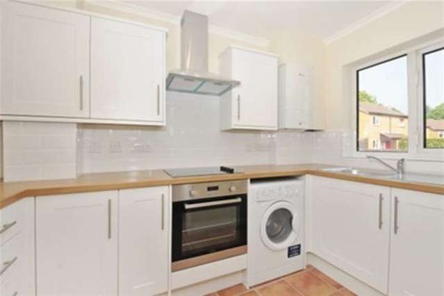  Image of 2 bedroom Detached house to rent in Frensham Bracknell RG12 at Bracknell, RG12 0TQ