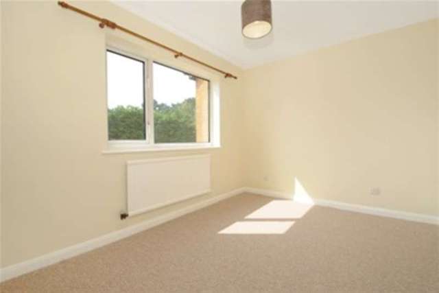  Image of 2 bedroom Detached house to rent in Frensham Bracknell RG12 at Bracknell, RG12 0TQ