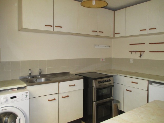 Image of 2 bedroom End of Terrace for sale in Froddington Road Southsea PO5 at Froddington Road  Southsea, PO5 4LB