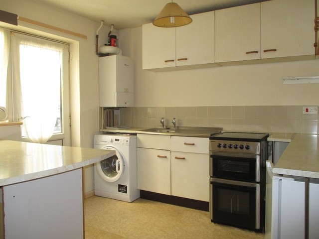  Image of 2 bedroom End of Terrace for sale in Froddington Road Southsea PO5 at Froddington Road  Southsea, PO5 4LB