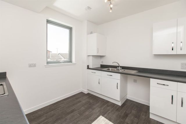  Image of 2 bedroom Flat to rent in Garvald Street Edinburgh EH16 at Kaimes Edinburgh Edinburgh, EH16 6FB