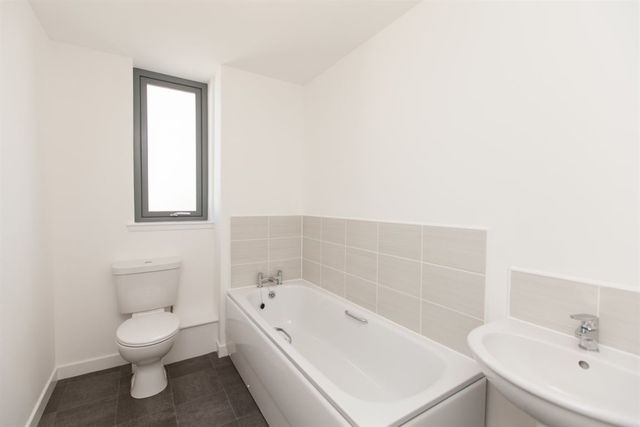  Image of 2 bedroom Flat to rent in Garvald Street Edinburgh EH16 at Kaimes Edinburgh Edinburgh, EH16 6FB