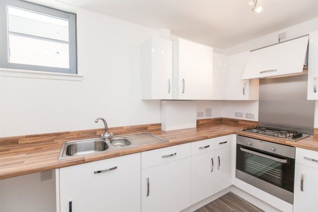  Image of 2 bedroom Flat to rent in Garvald Street Edinburgh EH16 at Kaimes Edinburgh Edinburgh, EH16 6FB