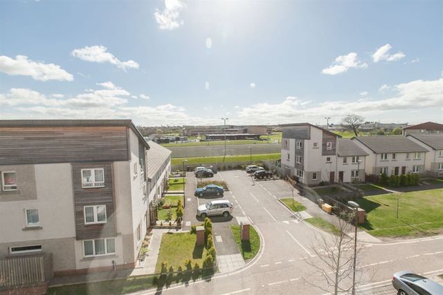  Image of 2 bedroom Flat to rent in Garvald Street Edinburgh EH16 at Kaimes Edinburgh Edinburgh, EH16 6FB