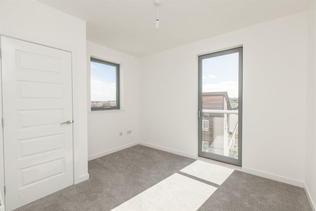  Image of 2 bedroom Flat to rent in Garvald Street Edinburgh EH16 at Kaimes Edinburgh Edinburgh, EH16 6FB