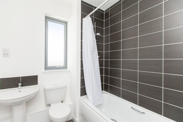  Image of 2 bedroom Flat to rent in Garvald Street Edinburgh EH16 at Kaimes Edinburgh Edinburgh, EH16 6FB