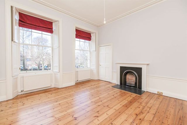  Image of 3 bedroom Flat to rent in Gayfield Square Edinburgh EH1 at Broughton Edinburgh Edinburgh, EH1 3PA
