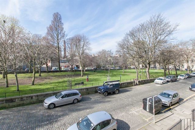  Image of 3 bedroom Flat to rent in Gayfield Square Edinburgh EH1 at Broughton Edinburgh Edinburgh, EH1 3PA