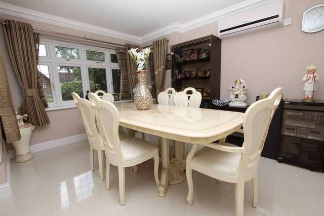  Image of 6 bedroom Detached house for sale in Gippeswyck Close Pinner HA5 at Pinner Middlesex, HA5 3QT