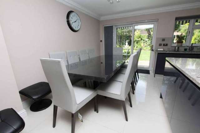  Image of 6 bedroom Detached house for sale in Gippeswyck Close Pinner HA5 at Pinner Middlesex, HA5 3QT