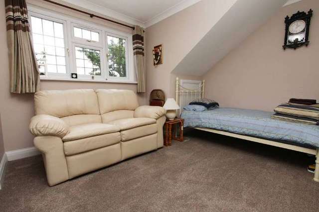  Image of 6 bedroom Detached house for sale in Gippeswyck Close Pinner HA5 at Pinner Middlesex, HA5 3QT
