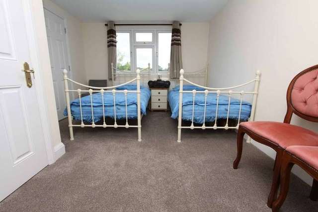  Image of 6 bedroom Detached house for sale in Gippeswyck Close Pinner HA5 at Pinner Middlesex, HA5 3QT